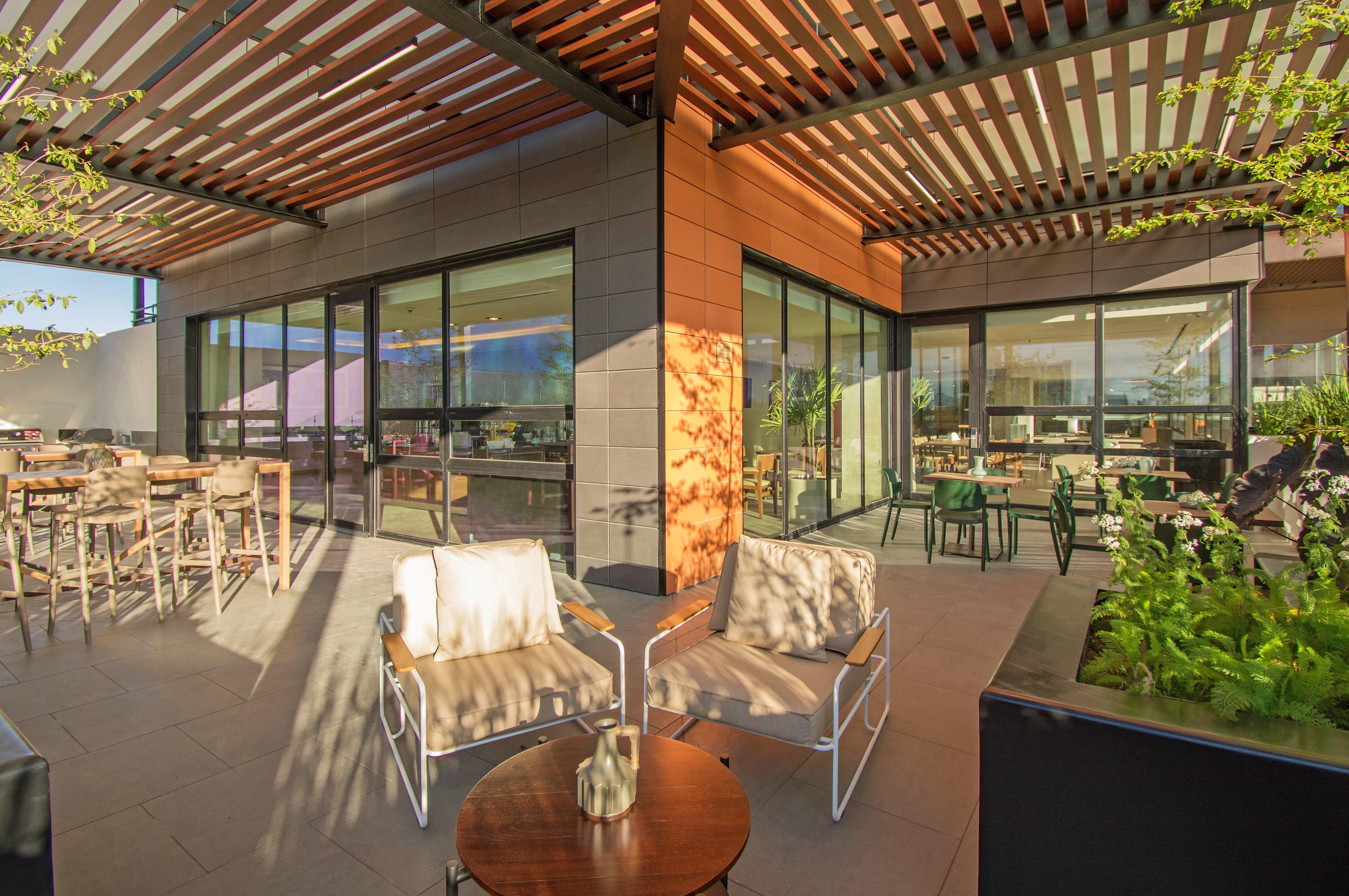 Staybridge Suites - Guadalajara Novena By Ihg Εξωτερικό φωτογραφία