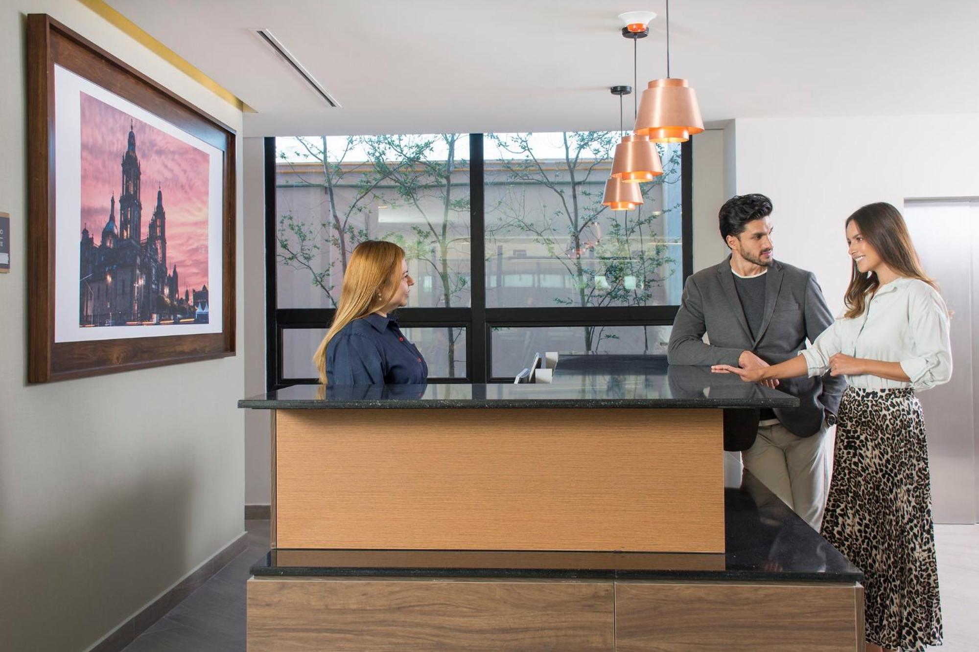 Staybridge Suites - Guadalajara Novena By Ihg Εξωτερικό φωτογραφία