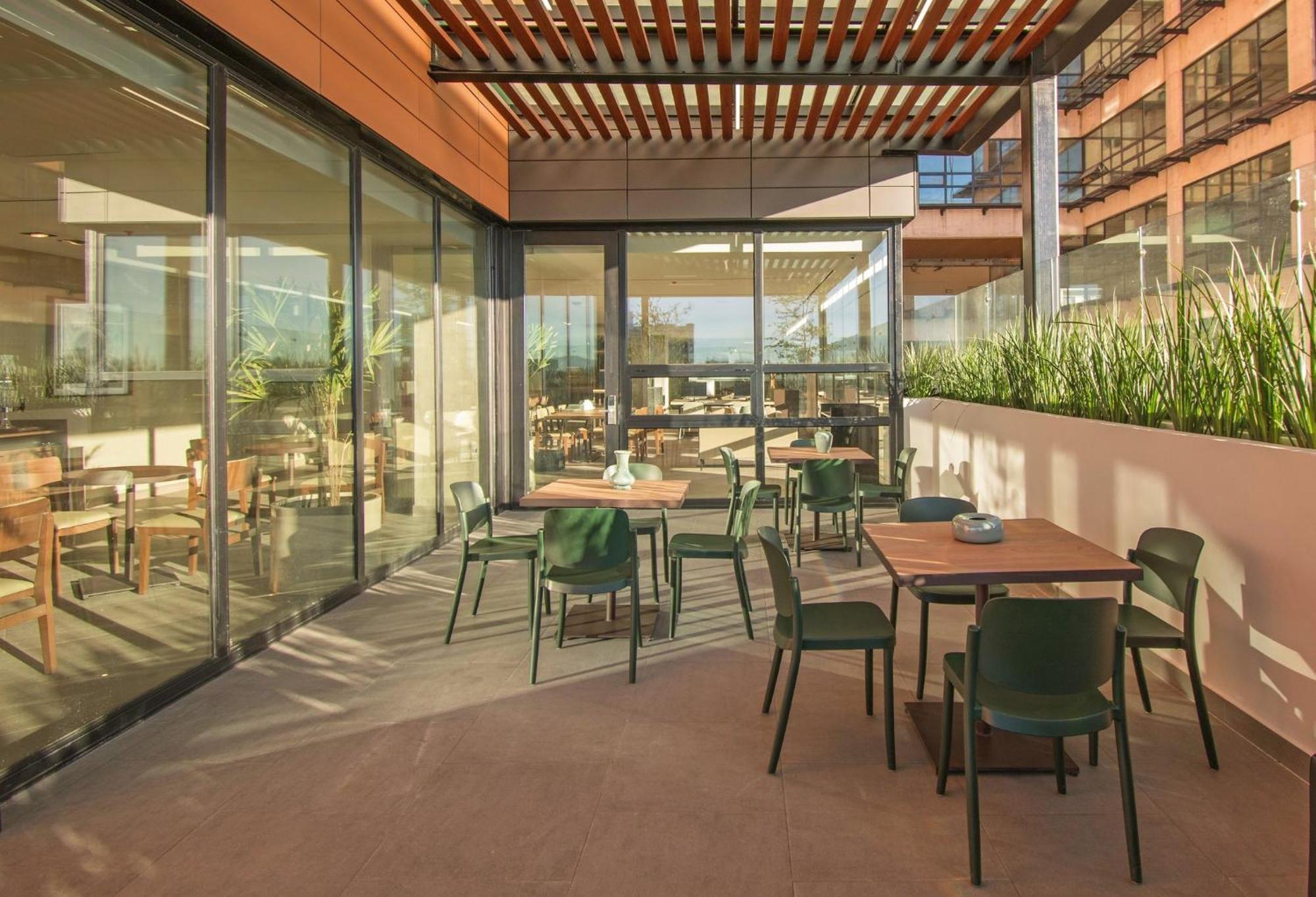Staybridge Suites - Guadalajara Novena By Ihg Εξωτερικό φωτογραφία