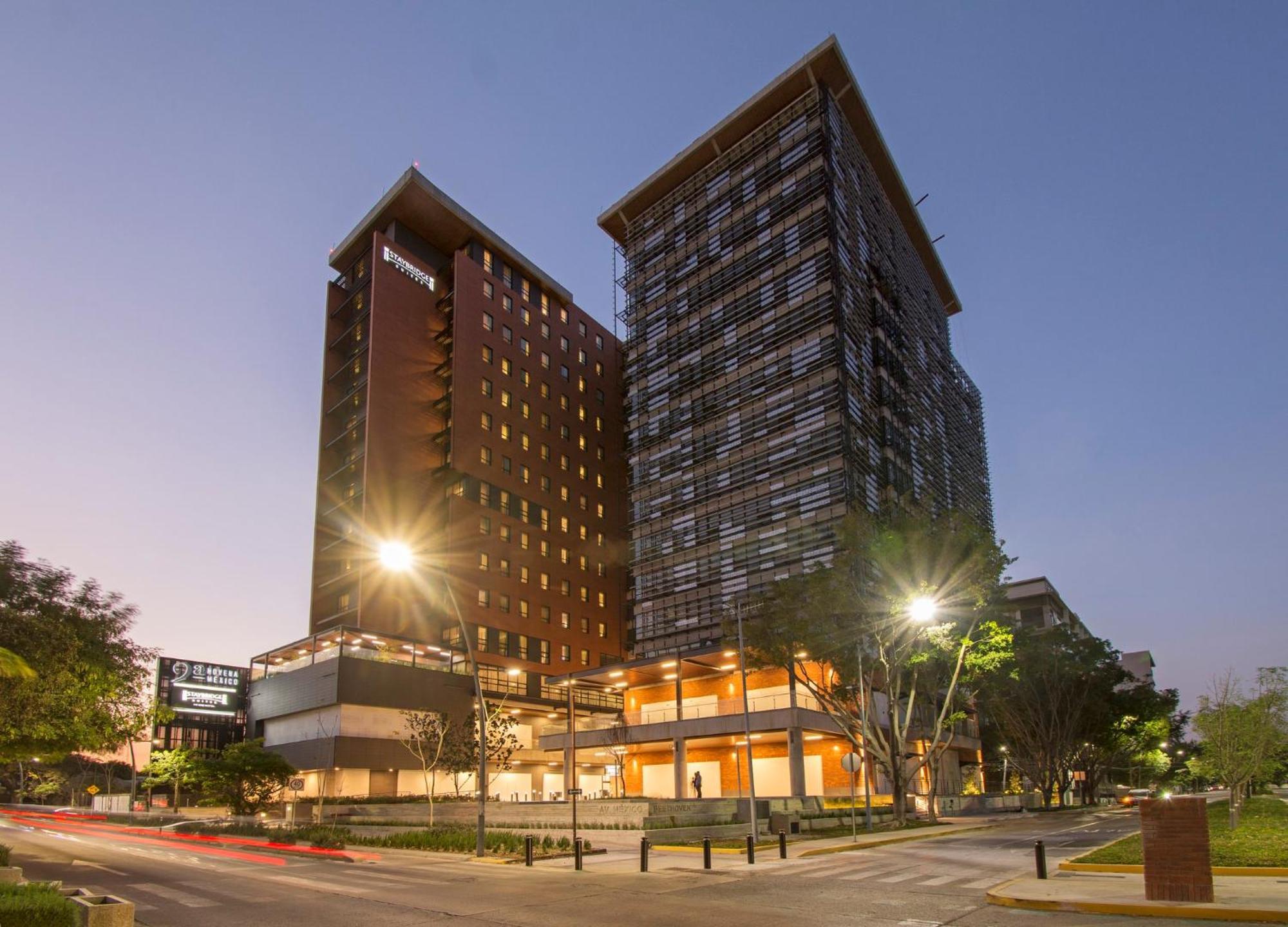 Staybridge Suites - Guadalajara Novena By Ihg Εξωτερικό φωτογραφία