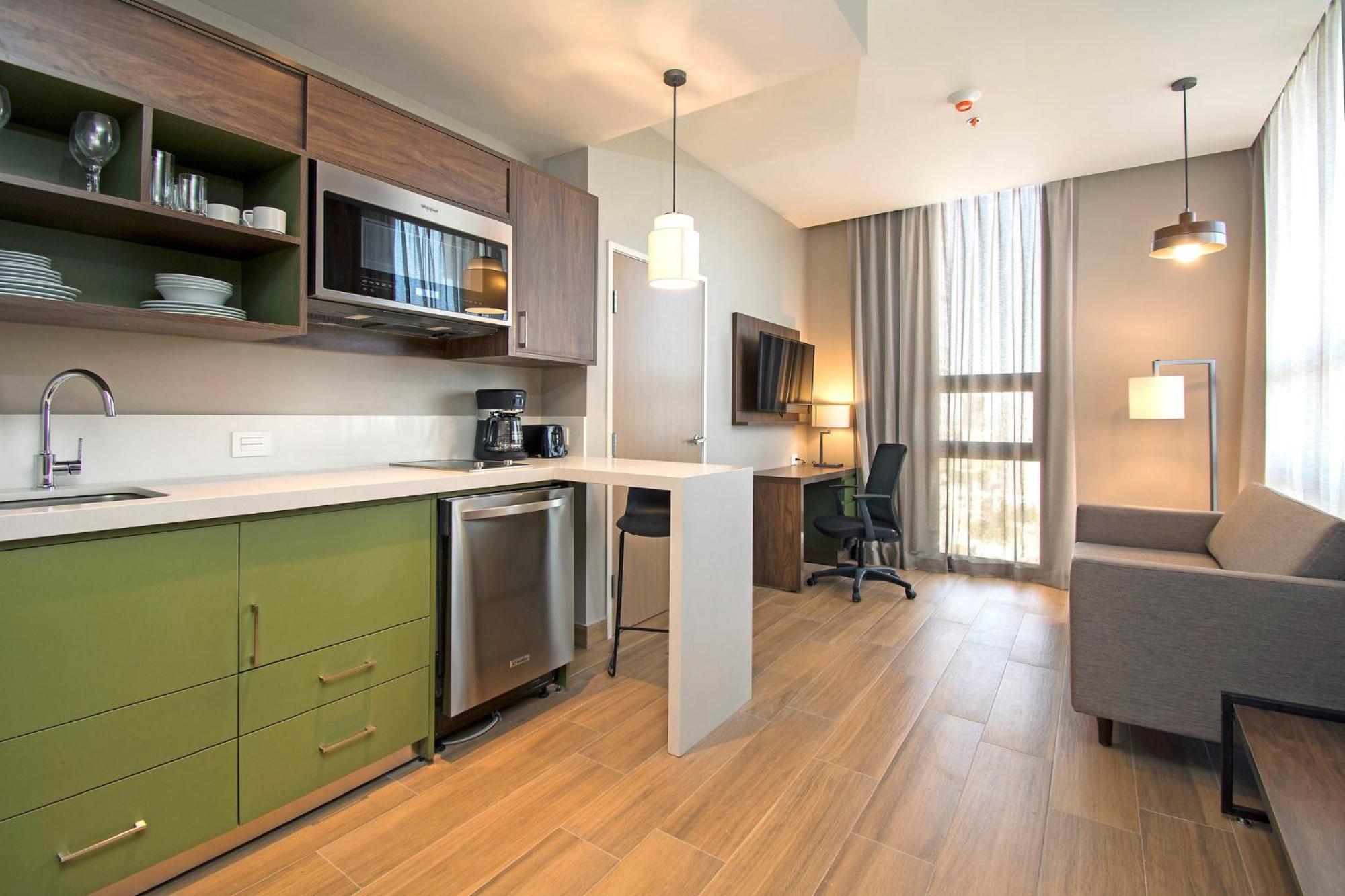 Staybridge Suites - Guadalajara Novena By Ihg Εξωτερικό φωτογραφία